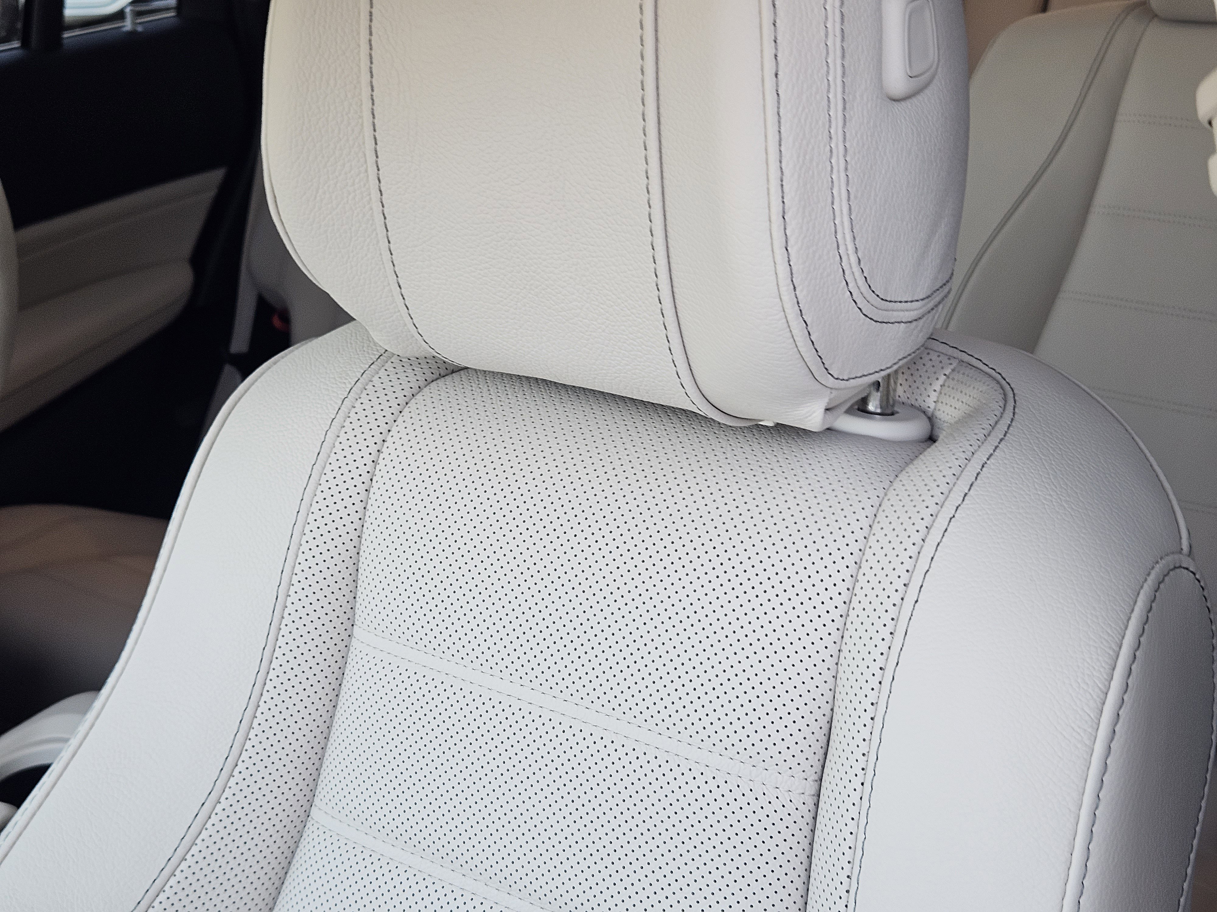 Certified 2025 Mercedes-Benz GLS 450 4MATIC image 15