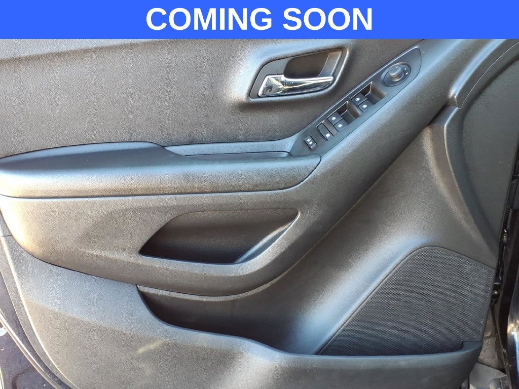 Used 2022 Chevrolet Trax LT w/ LT Convenience Package AWD/4WD image 13