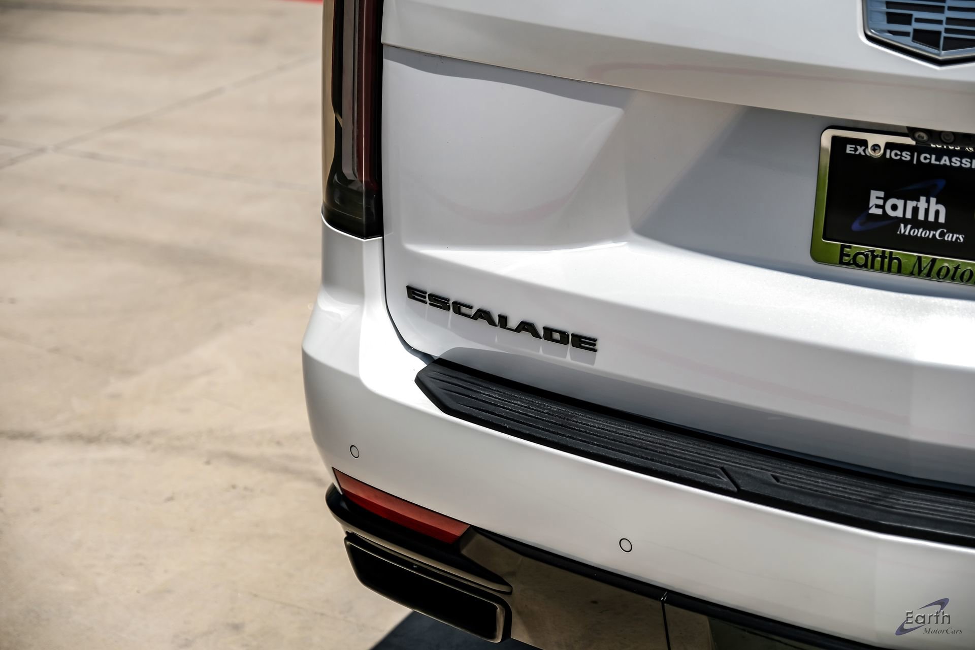 Used 2024 Cadillac Escalade Sport w/ LPO, ONYX Package RWD image 15