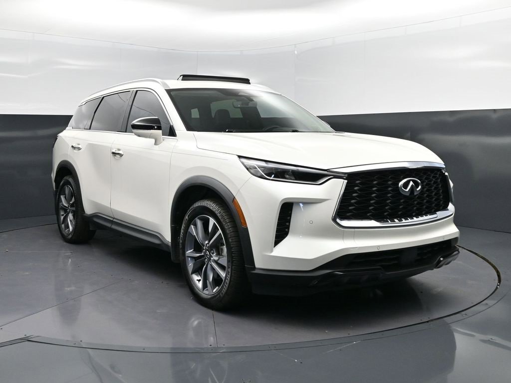 Certified 2023 INFINITI QX60 Luxe w/ Performance Audio Package image 9