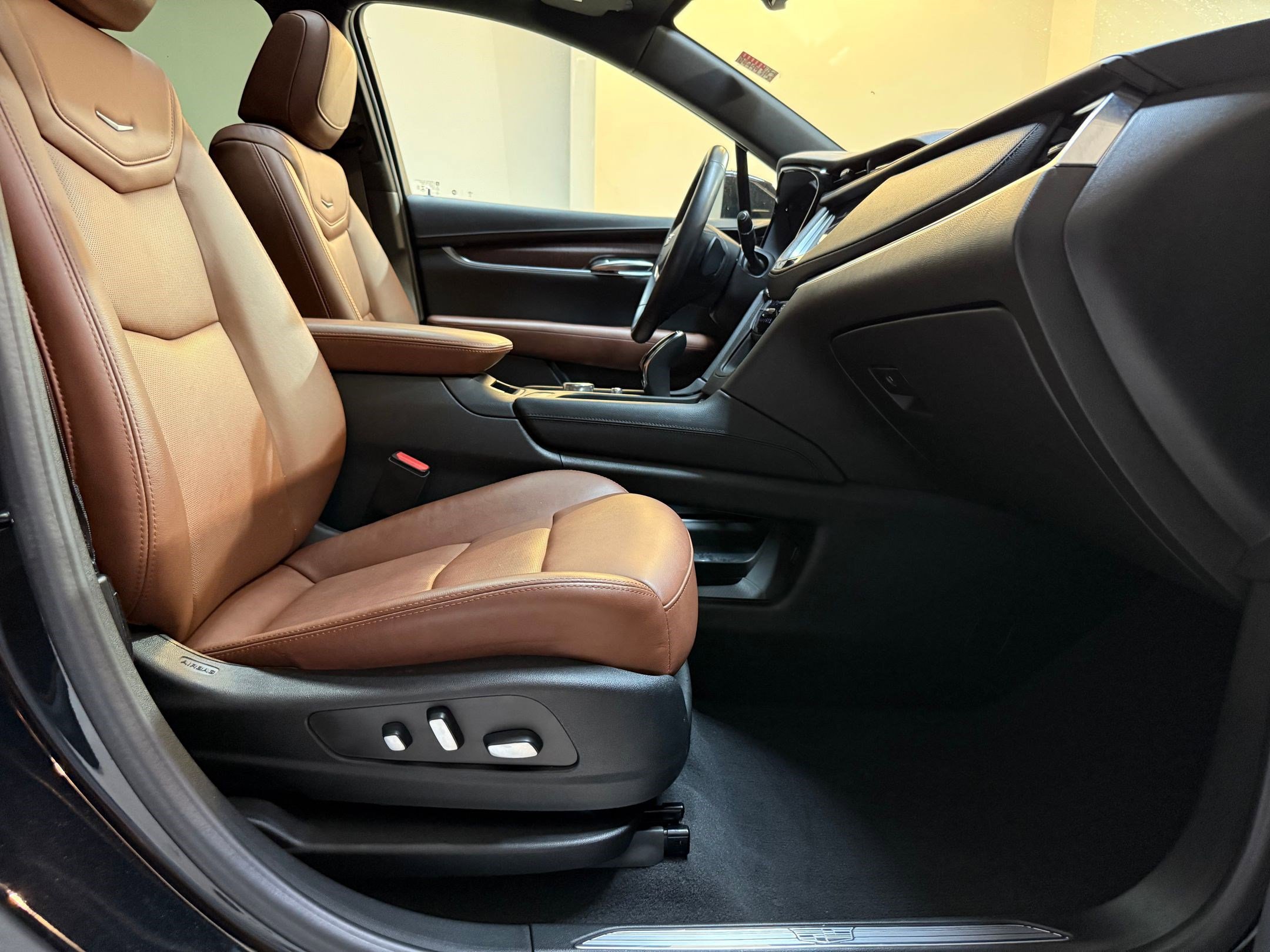 Certified 2022 Cadillac XT5 Premium Luxury w/ Technology Package image 52