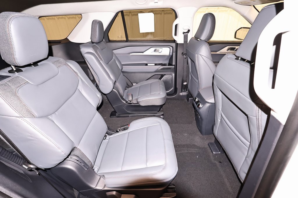 New 2026 Ford Explorer Active image 16