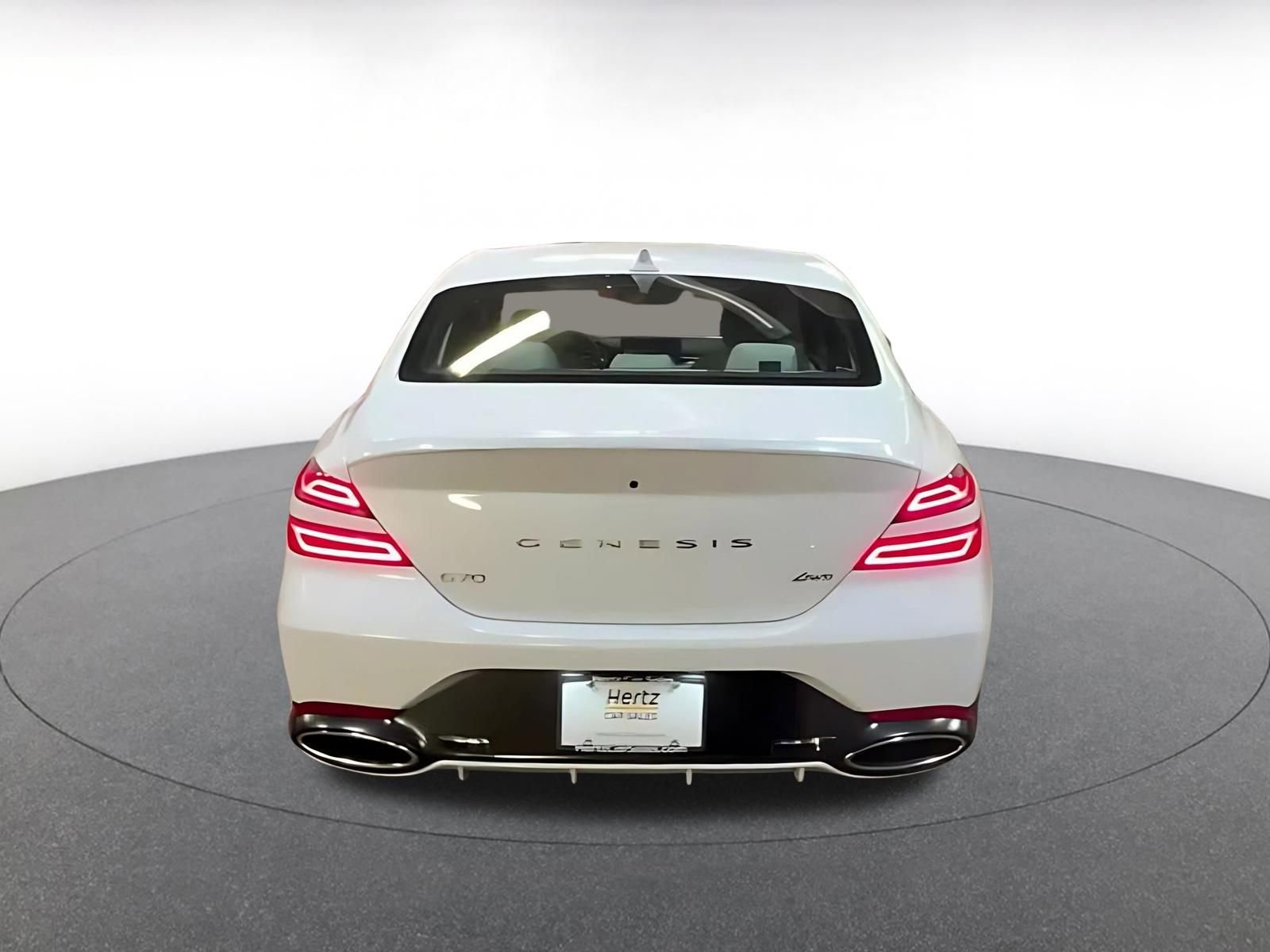 Used 2025 Genesis G70 2.5T image 12