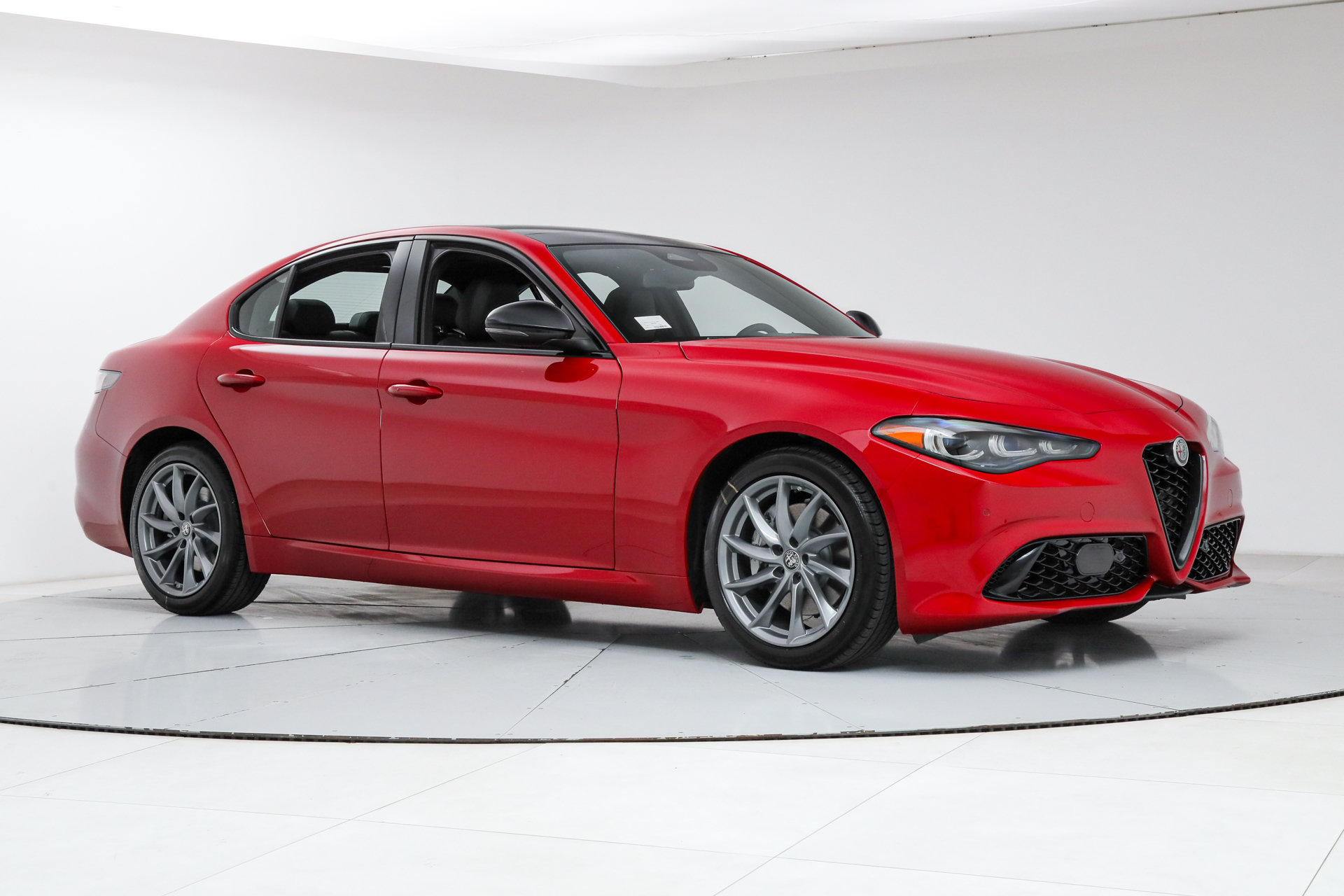 New 2026 Alfa Romeo Giulia w/ Driving Assist Package RWD image 7