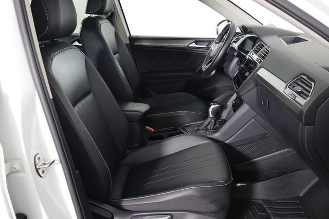 Used 2022 Volkswagen Tiguan SE FWD image 18