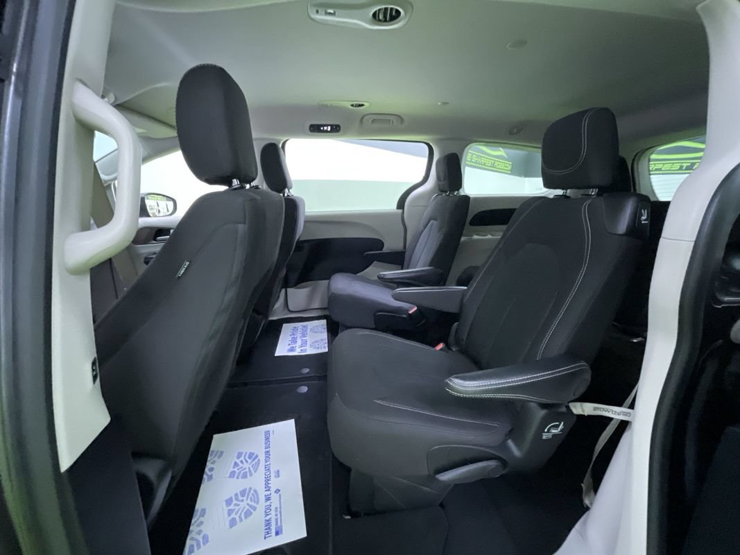Used 2023 Chrysler Voyager LX FWD image 25