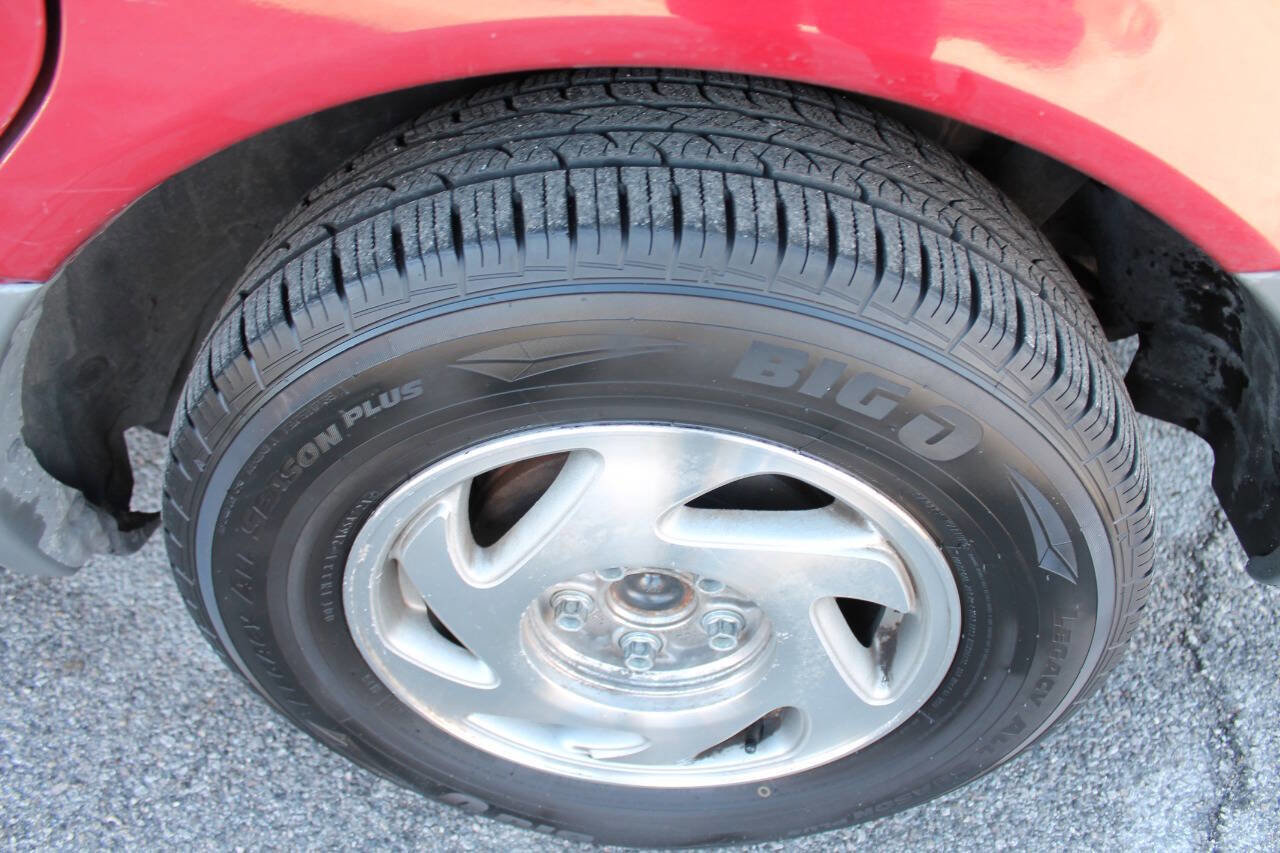 Used 1998 Toyota Sienna LE image 15