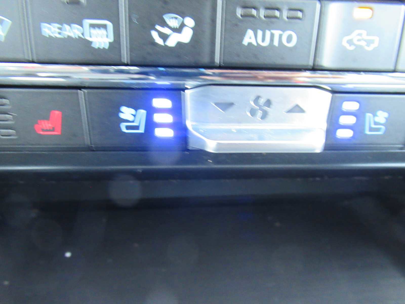 Used 2023 Ford F150 Lariat image 29