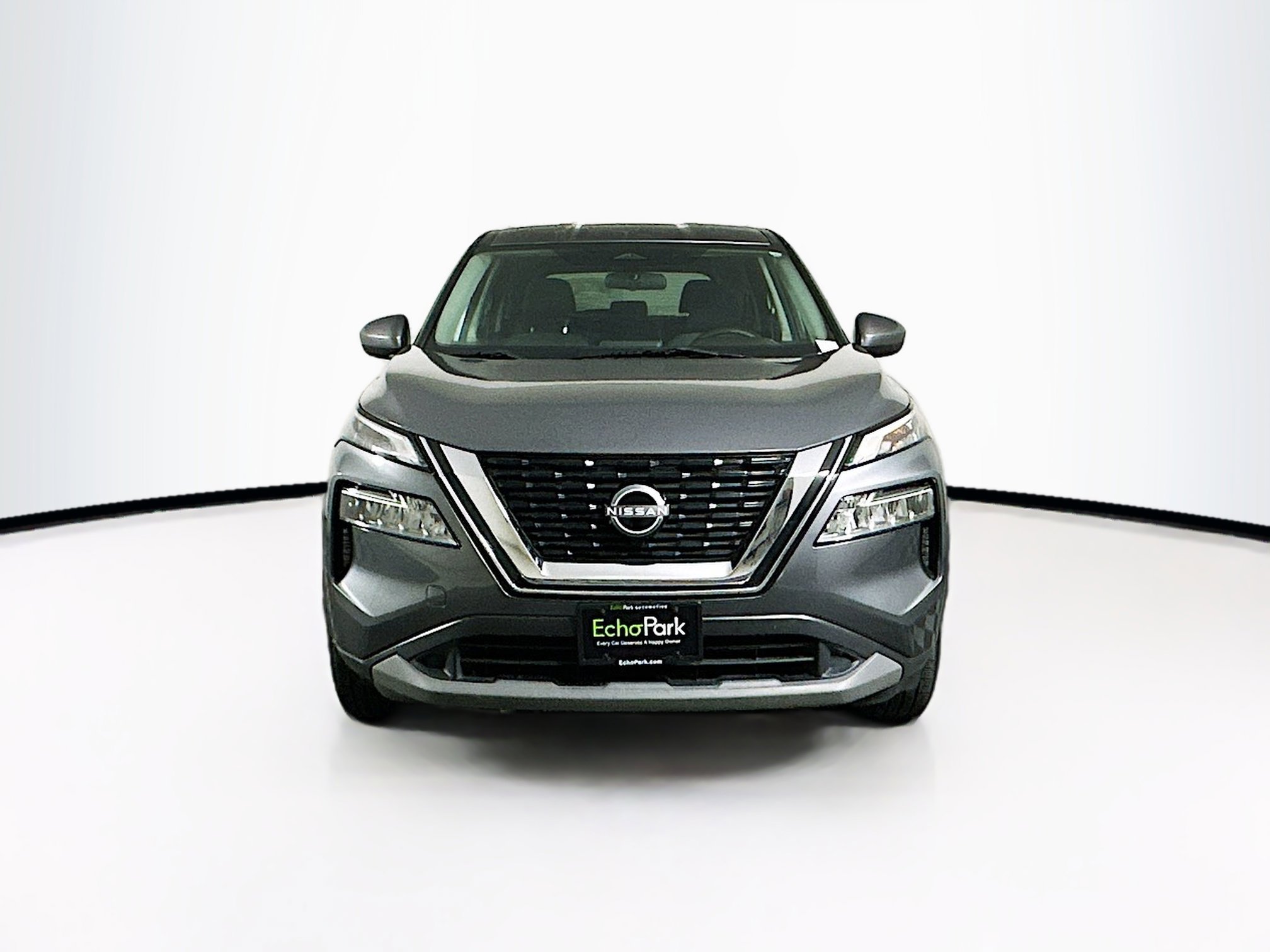 Used 2023 Nissan Rogue SV image 2
