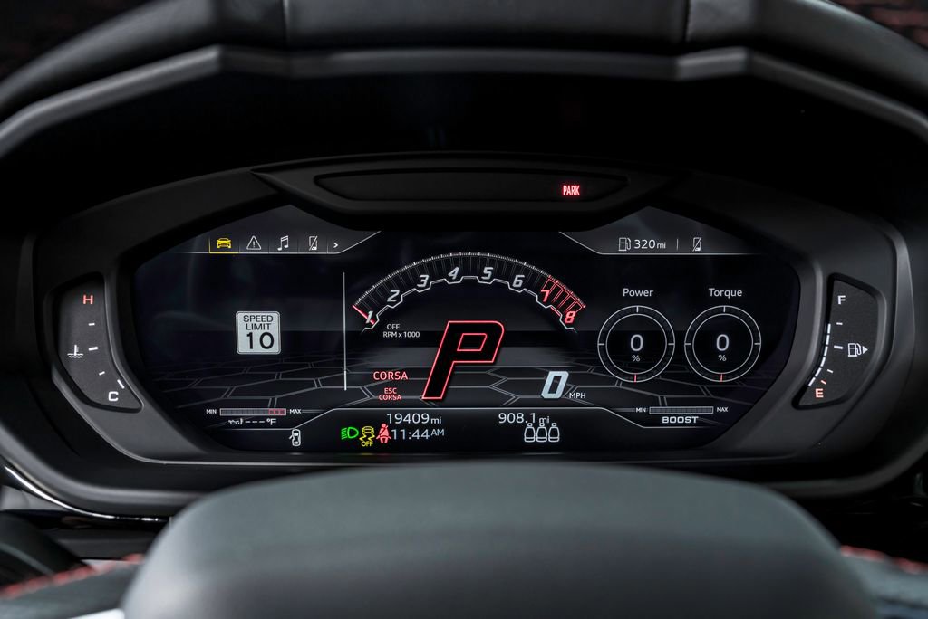 Used 2022 Lamborghini Urus AWD/4WD image 18