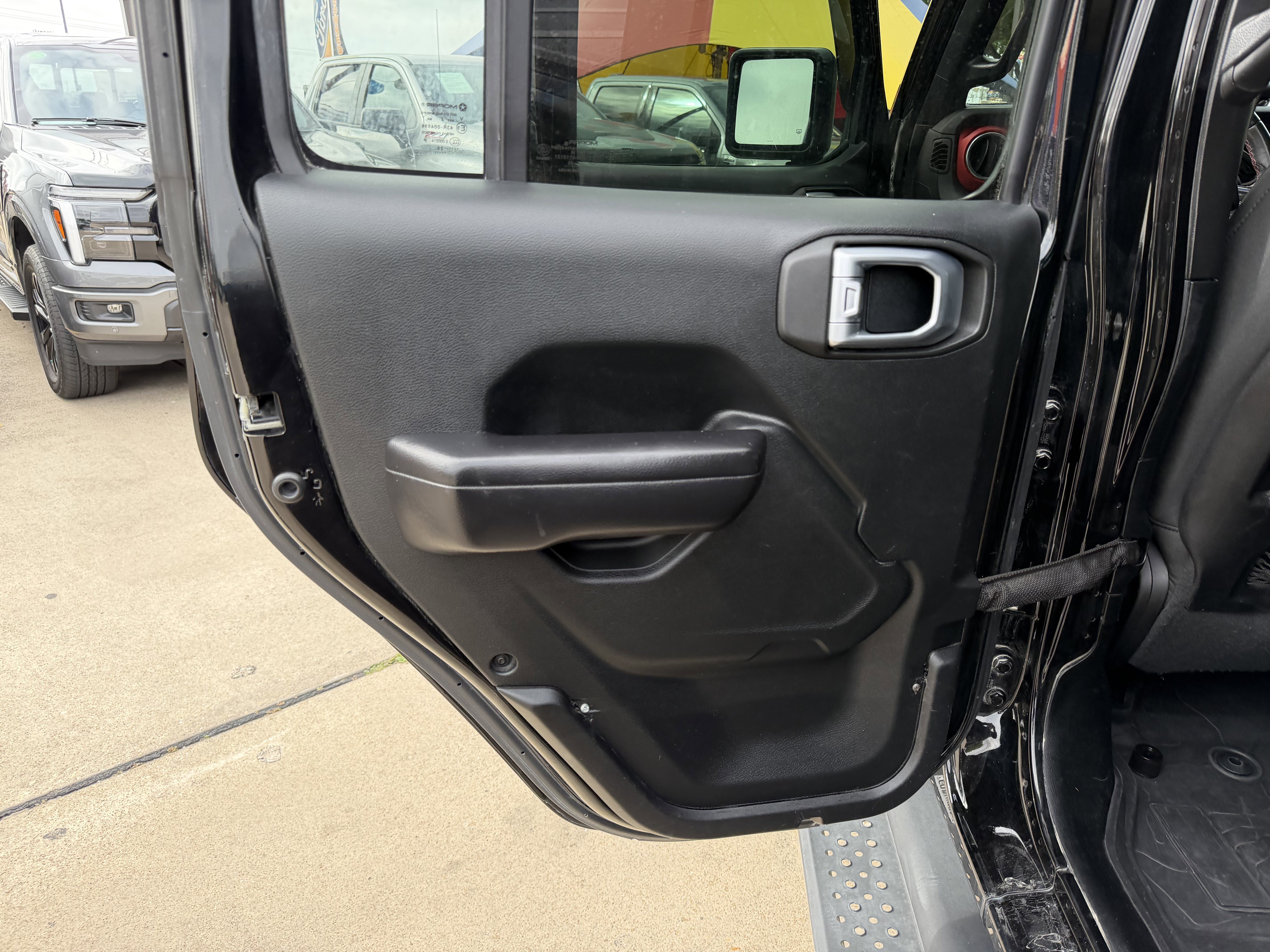 Used 2020 Jeep Gladiator Rubicon AWD/4WD image 14