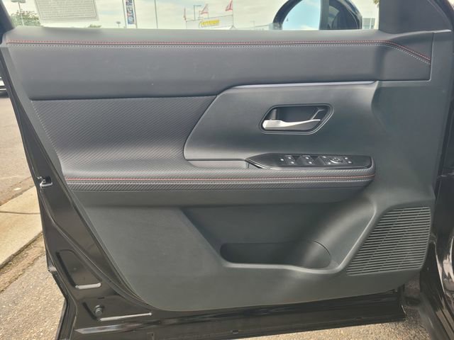 Certified 2025 Nissan Kicks SR AWD/4WD image 18