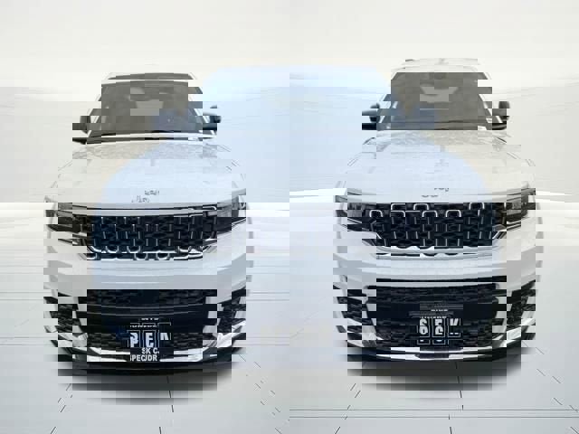 New 2025 Jeep Grand Cherokee L Laredo image 8