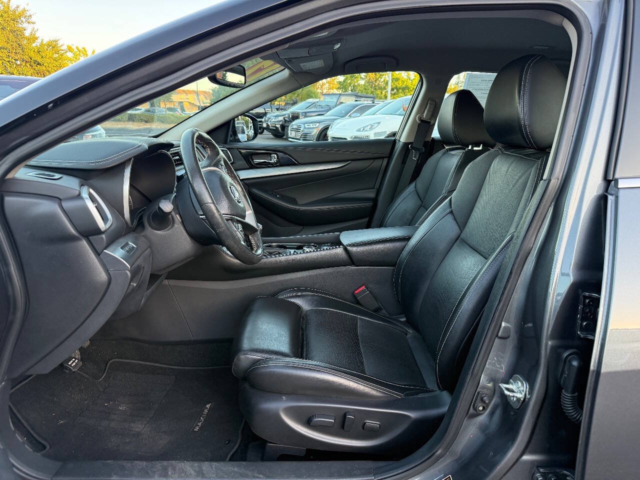 Used 2017 Nissan Maxima 3.5 SV FWD image 11