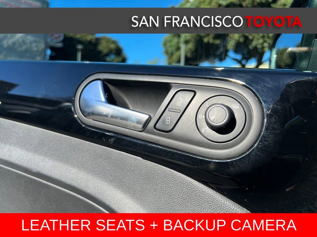 Used 2019 Volkswagen Beetle 2.0T SE image 32