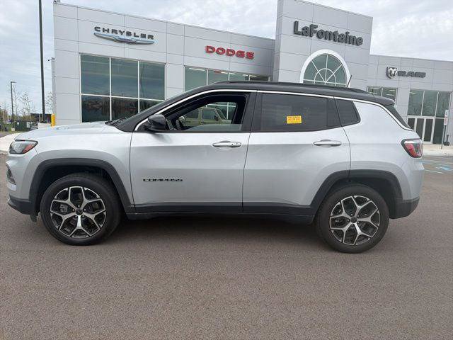 Certified 2025 Jeep Compass Limited AWD/4WD image 2