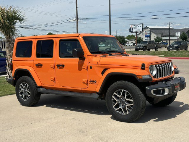 Used 2025 Jeep Wrangler Unlimited Sahara AWD/4WD image 4