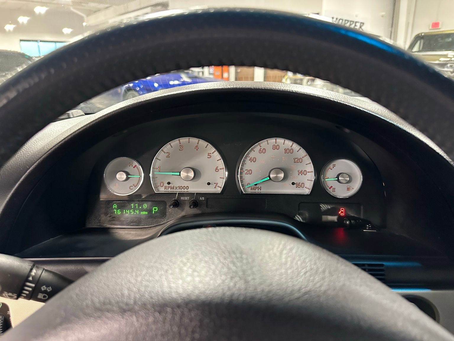 Used 2005 Ford Thunderbird image 20