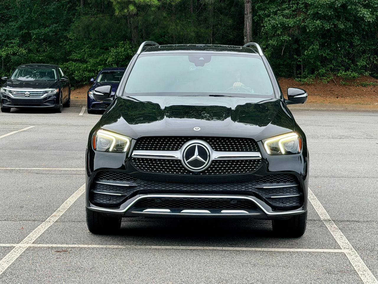 Used 2021 Mercedes-Benz GLE 350 w/ AMG Line Exterior image 3