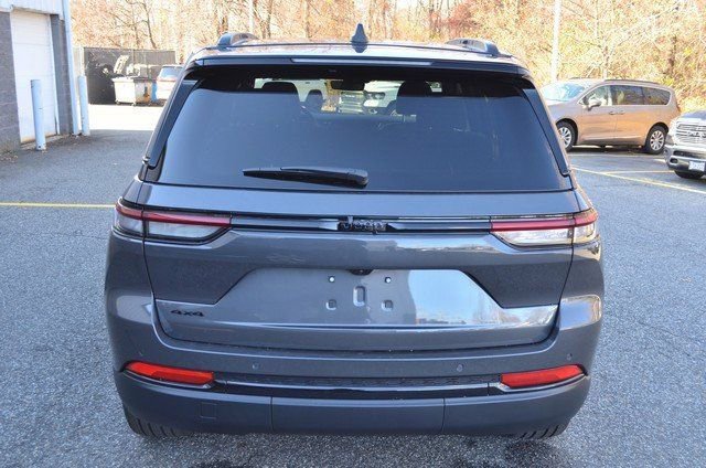 New 2025 Jeep Grand Cherokee Limited image 7