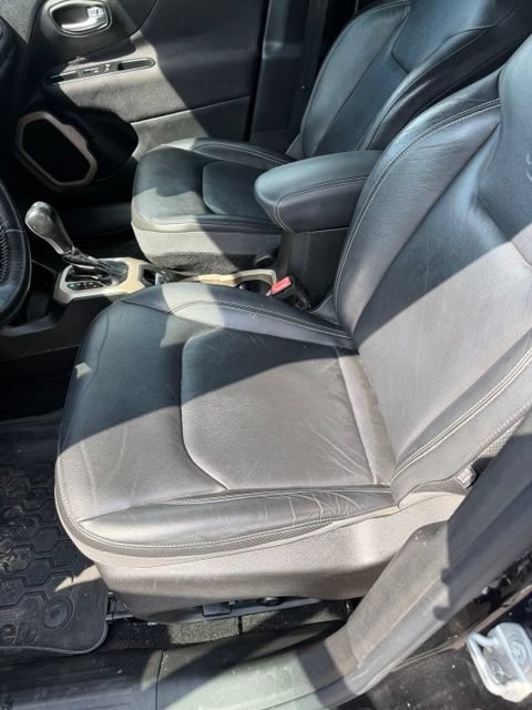 Used 2015 Jeep Renegade Limited FWD image 3