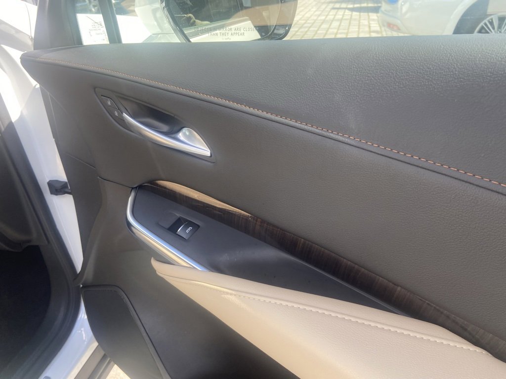 Certified 2025 Cadillac XT4 Premium Luxury image 17