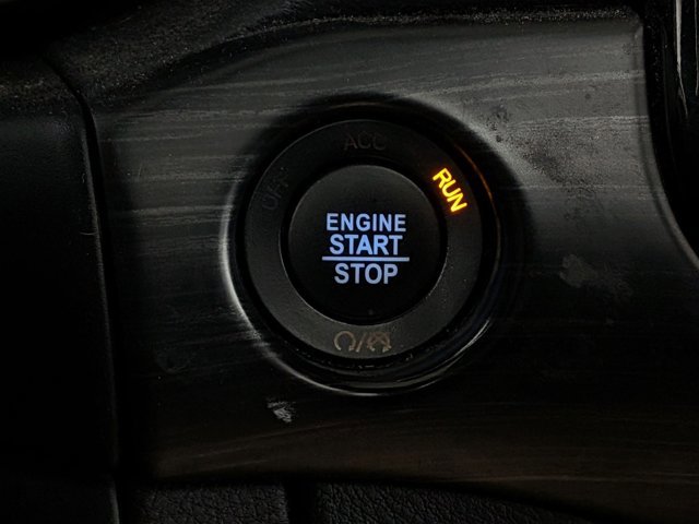 Used 2019 Jeep Grand Cherokee Laredo image 11