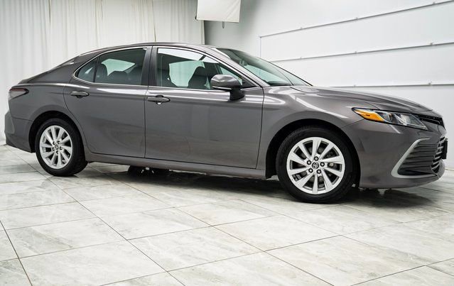 Used 2023 Toyota Camry LE image 2