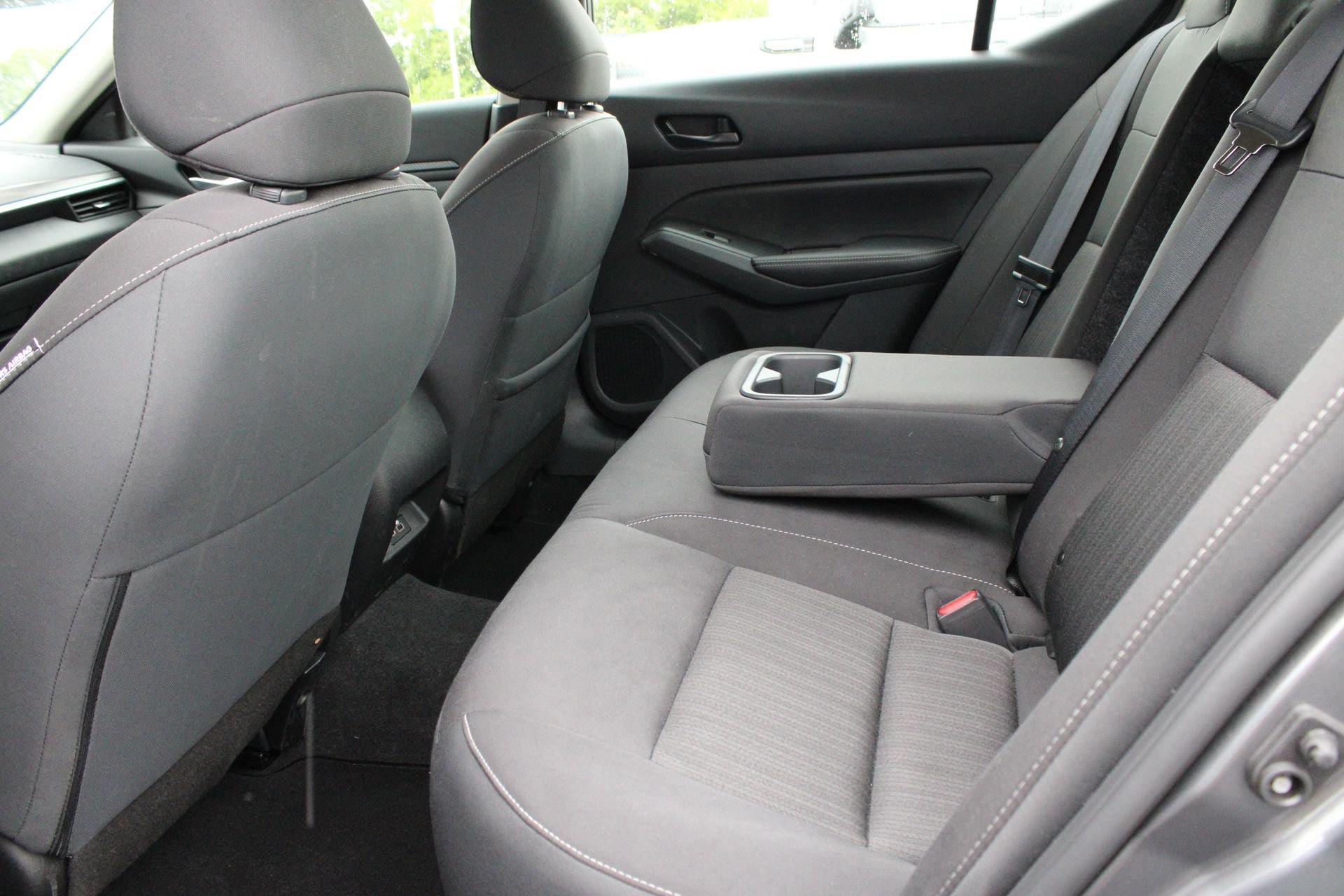 Used 2025 Nissan Altima 2.5 SV FWD image 17