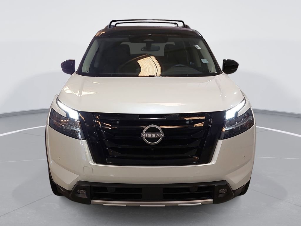 Used 2023 Nissan Pathfinder SL w/ SL Premium Package image 2