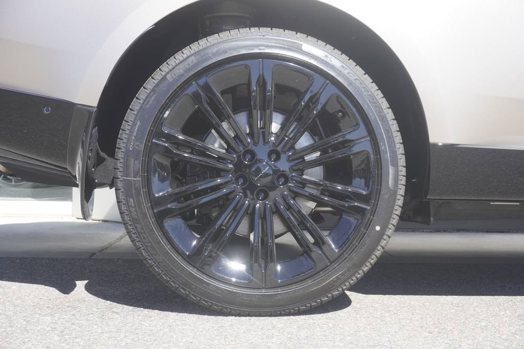 New 2026 Land Rover Range Rover SE image 34