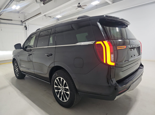 Used 2025 Ford Expedition Platinum AWD/4WD image 4