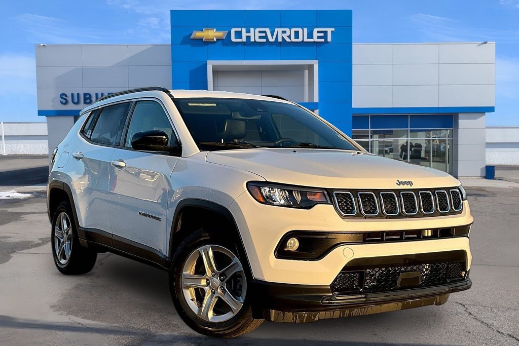 Used 2024 Jeep Compass Latitude AWD/4WD image 2