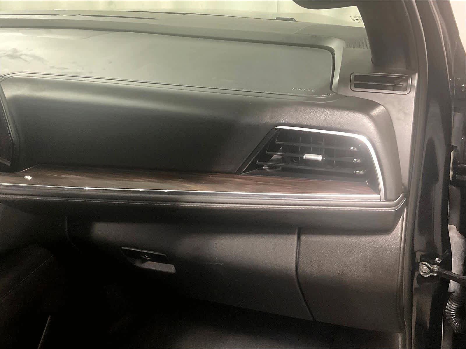 Used 2025 Chevrolet Tahoe LT AWD/4WD image 13