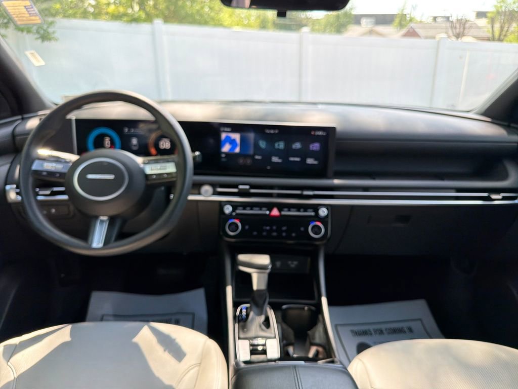 Certified 2025 Hyundai Santa Cruz SEL FWD image 15