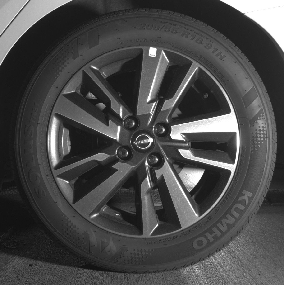 Used 2025 Nissan Versa SV FWD image 14