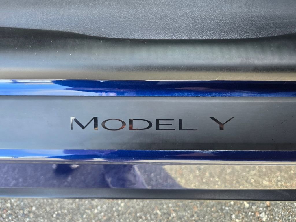 Used 2020 Tesla Model Y Long Range image 46