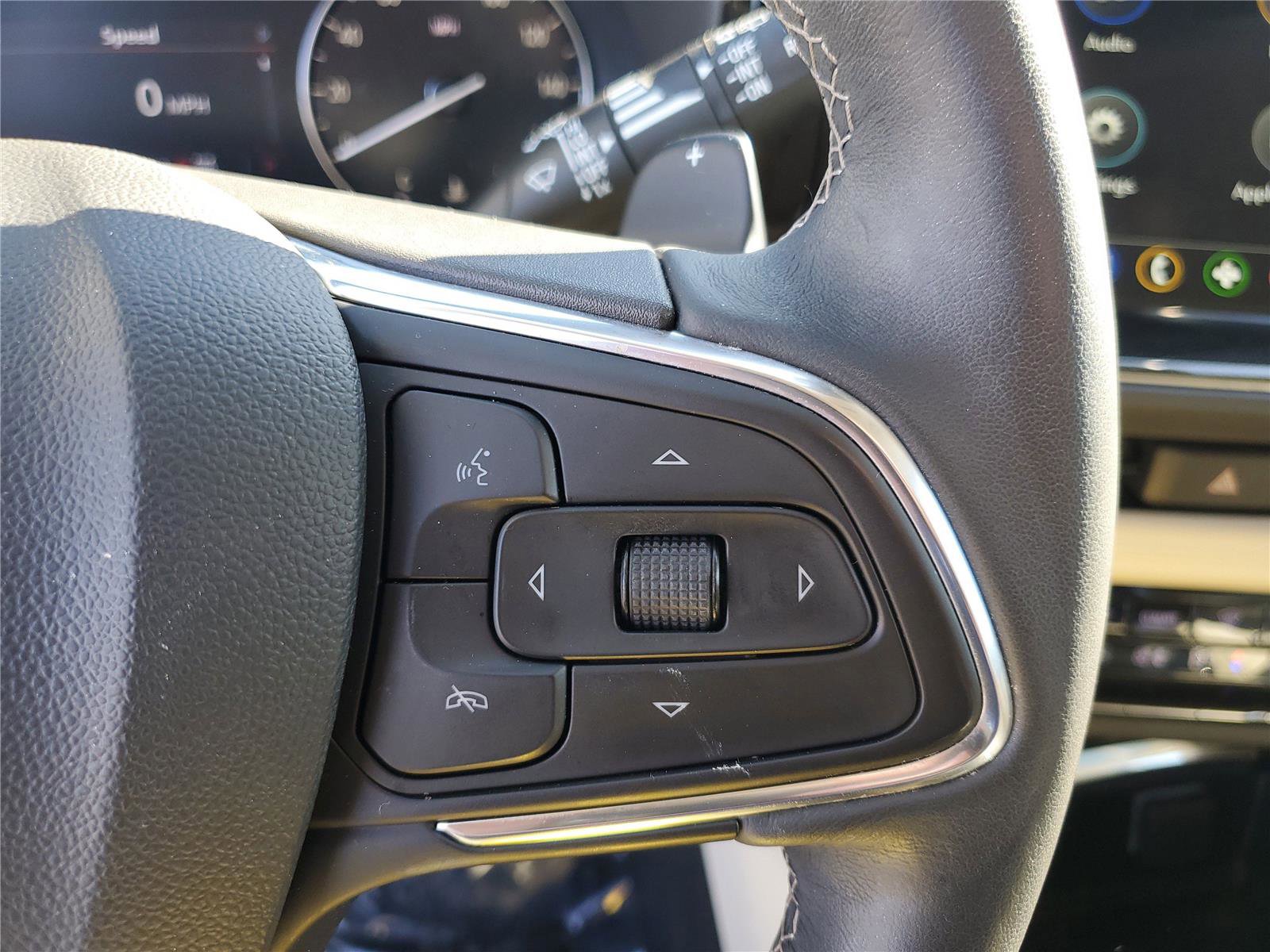 Used 2023 Buick Envision Preferred image 23