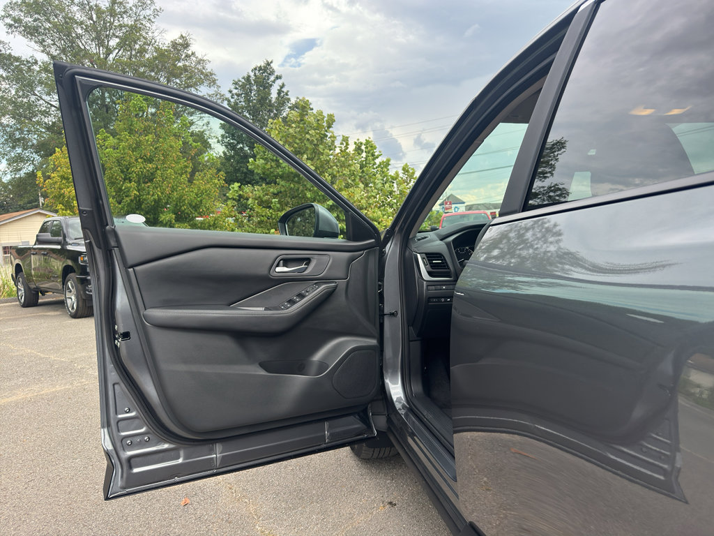 New 2026 Nissan Rogue SV image 18