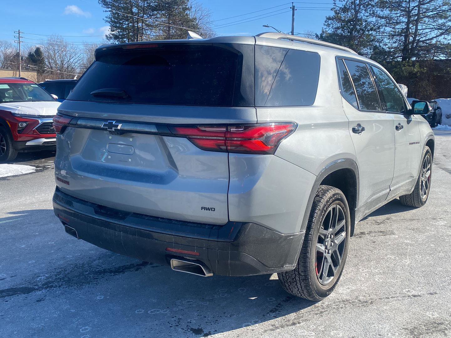 Used 2023 Chevrolet Traverse Premier w/ Redline Edition image 6