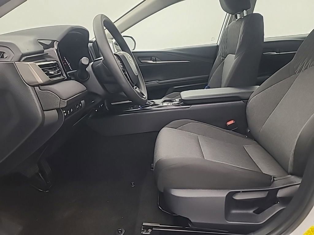Used 2026 Toyota Camry LE FWD image 24