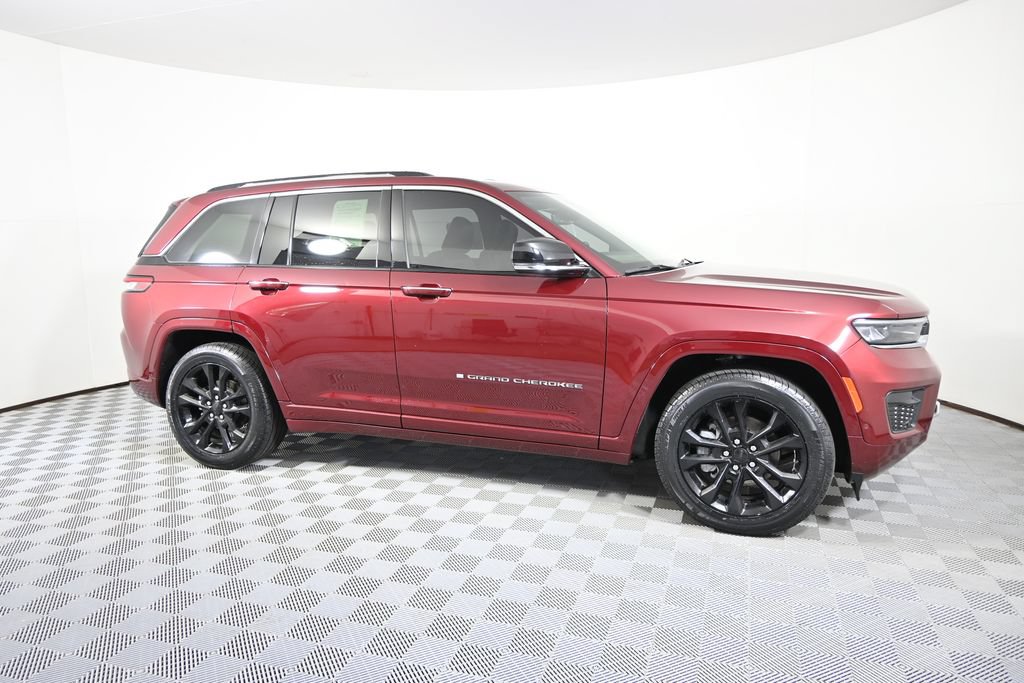 Used 2022 Jeep Grand Cherokee Overland AWD/4WD image 8