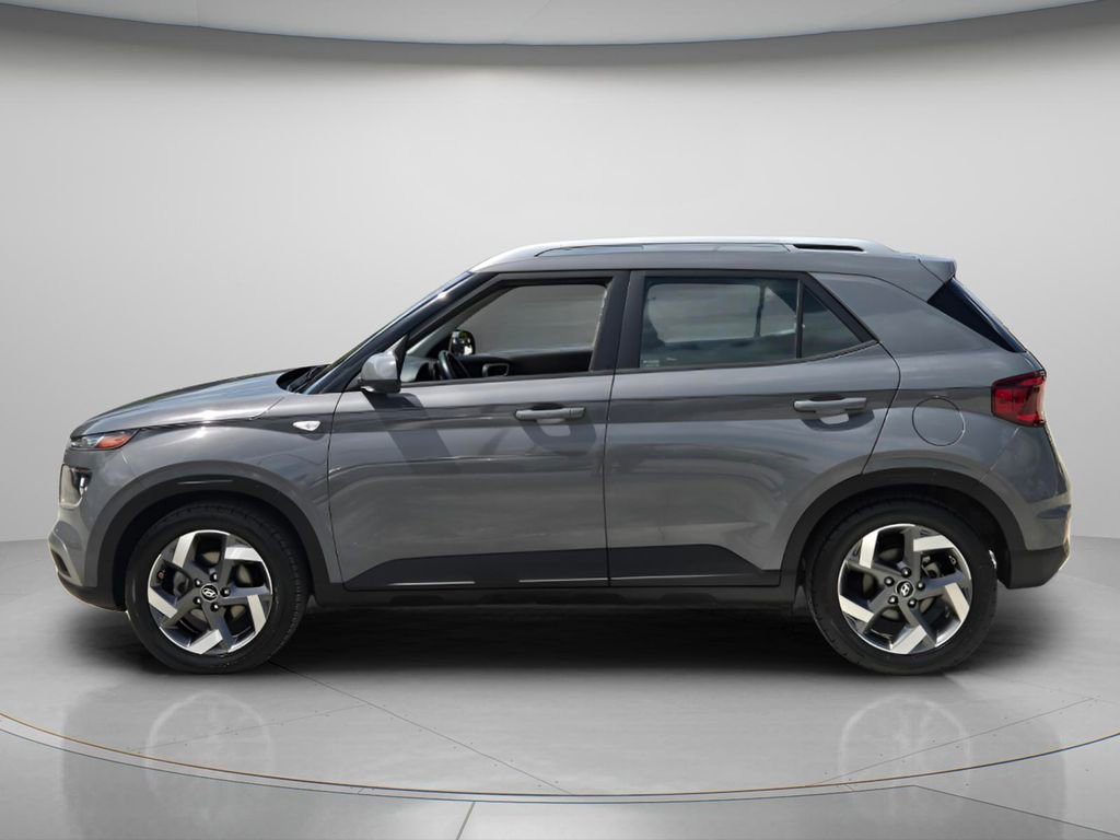Used 2022 Hyundai Venue SEL w/ Cargo Package FWD image 3