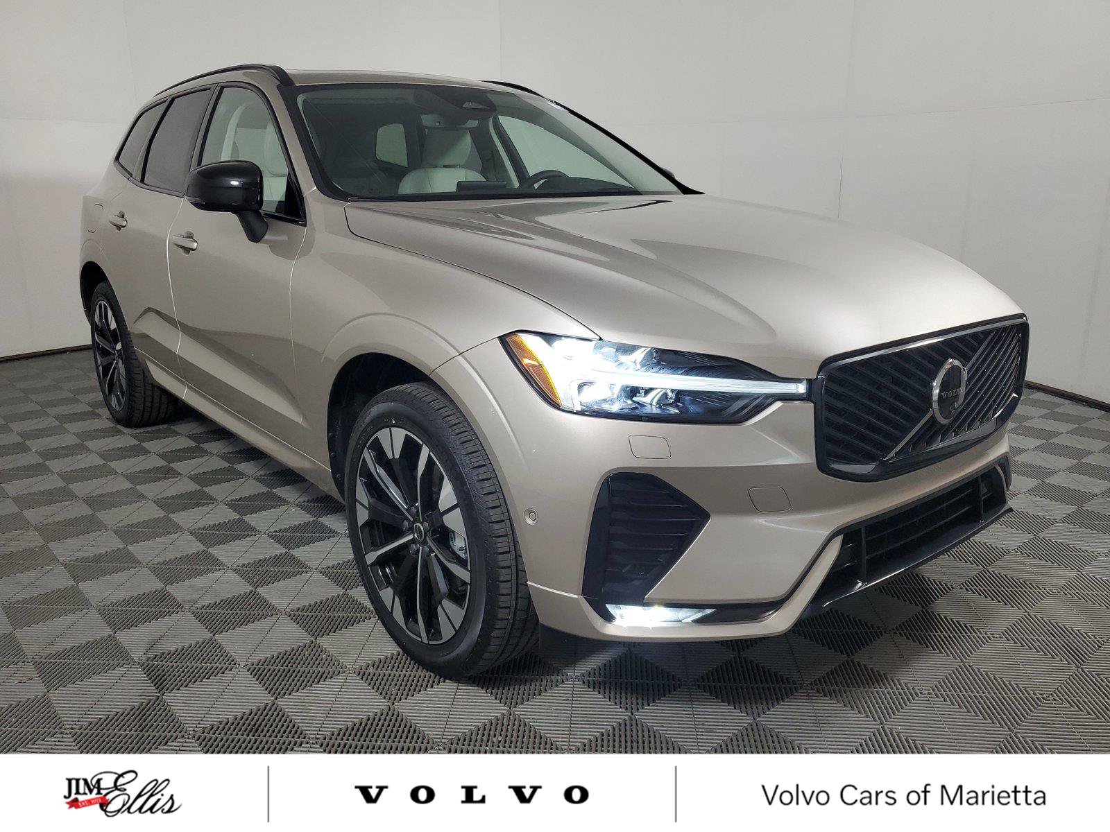 Used 2026 Volvo XC60 B5 Ultra w/ Protection Package Premier
