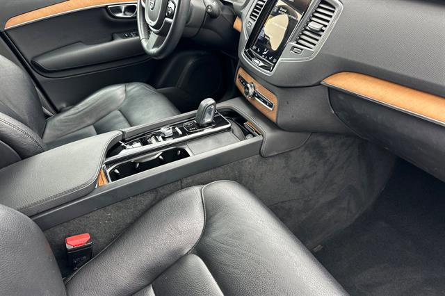 Certified 2021 Volvo XC90 T8 Inscription Expression w/ Protection Package Premier image 18