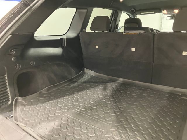 Used 2021 Jeep Grand Cherokee Laredo AWD/4WD image 27