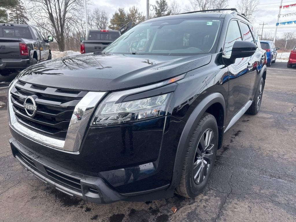 Used 2023 Nissan Pathfinder SV w/ Cargo Package AWD/4WD image 7