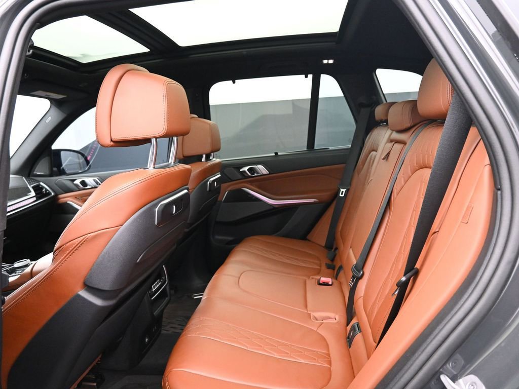 Used 2024 BMW X5 M60i image 20