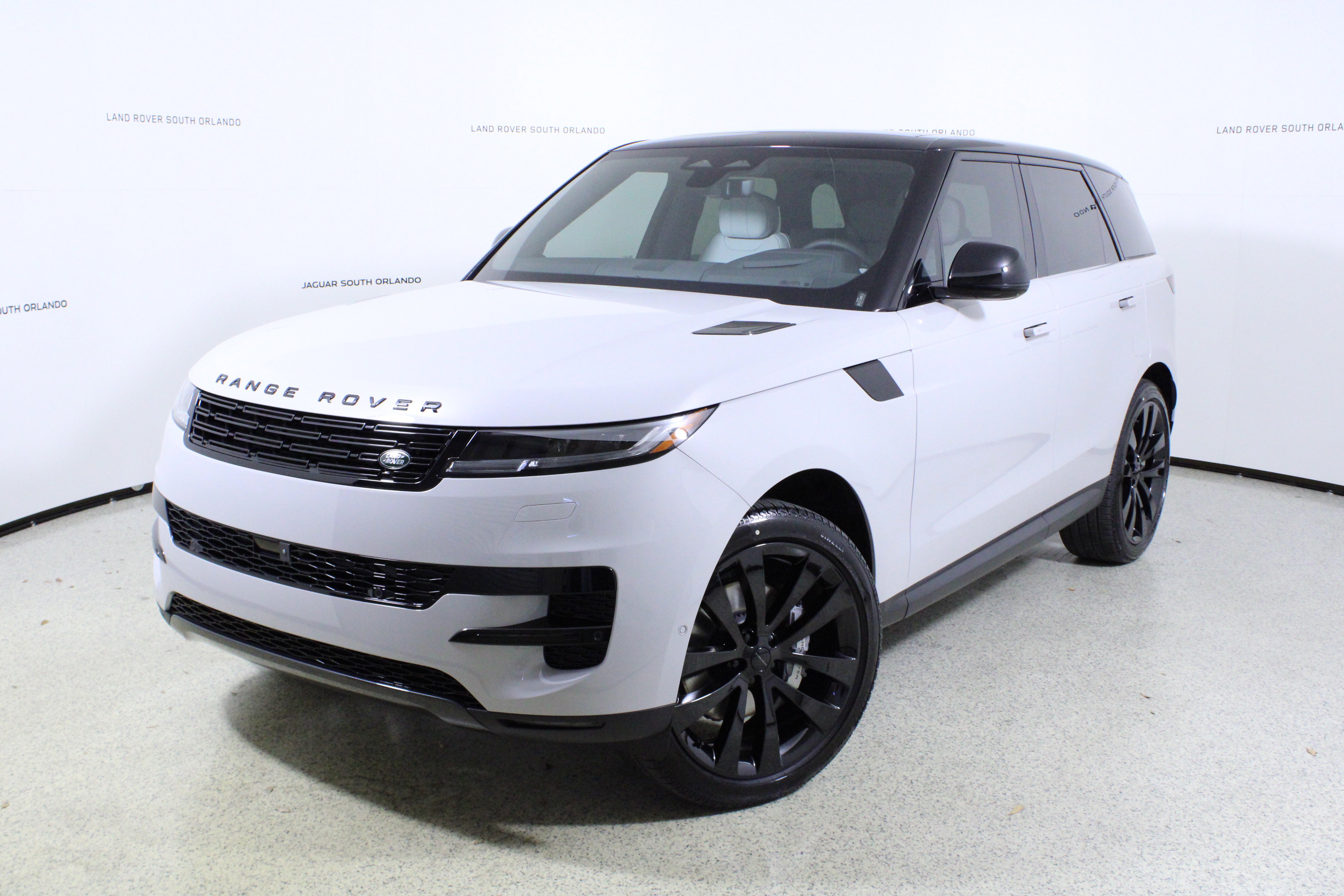 New 2026 Land Rover Range Rover Sport SE image 1