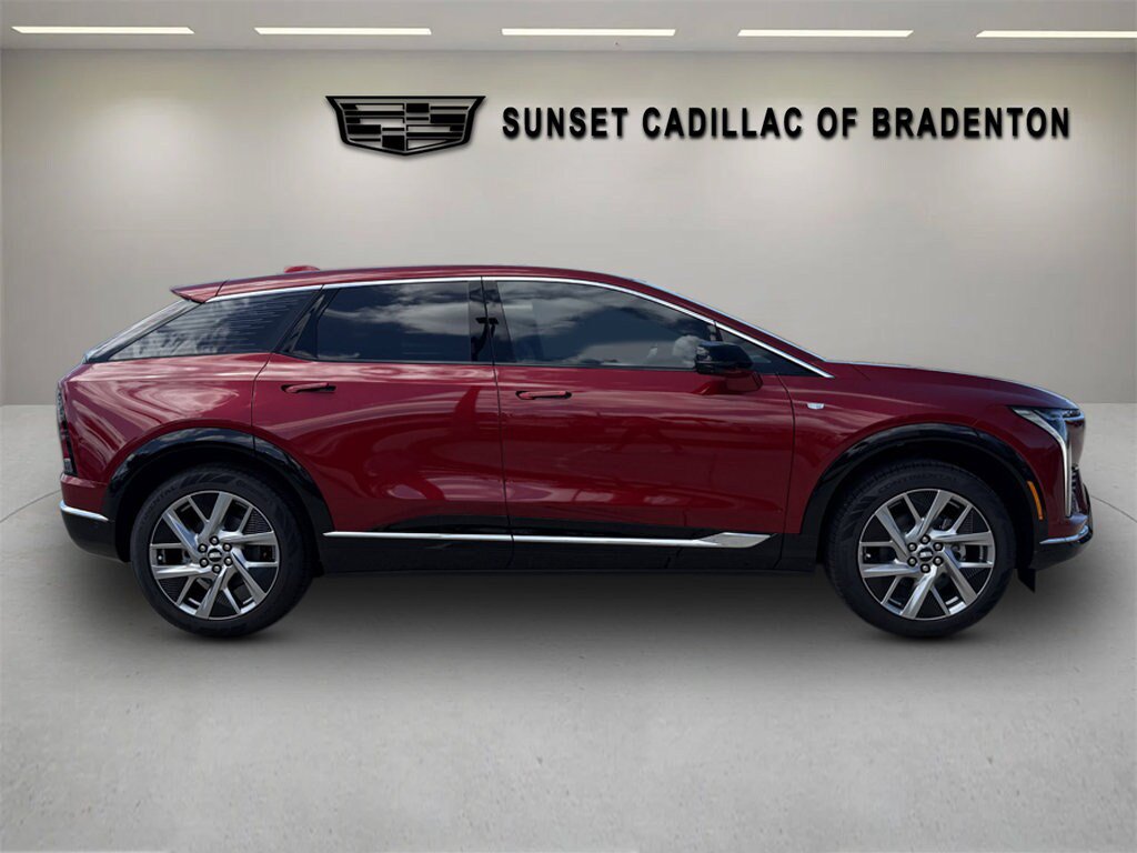 New 2026 Cadillac Optiq Luxury 1 RWD image 2